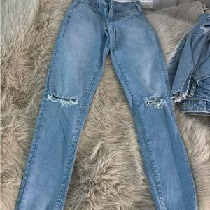 American Eagle Stylish Light Blue Distressed Women Jeans